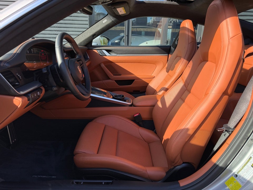 2025 Porsche 911 Carrera