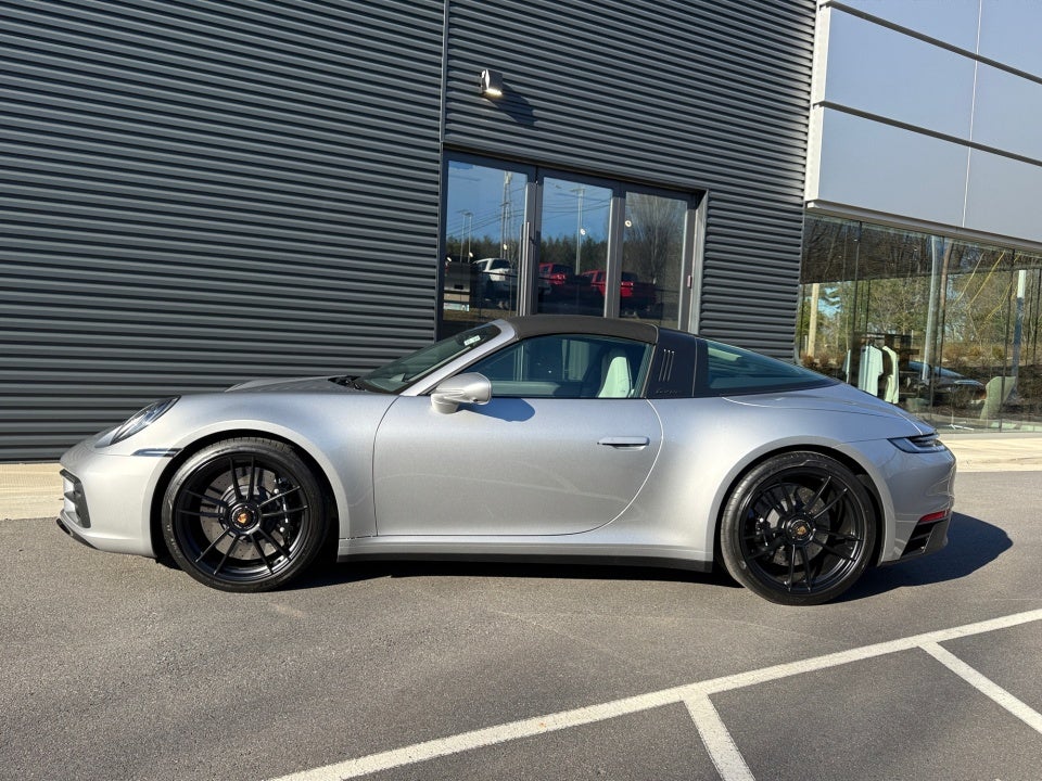 2022 Porsche 911 Targa 4S