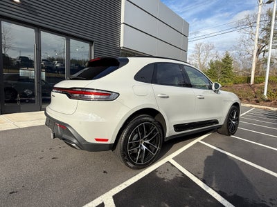 2025 Porsche Macan Base