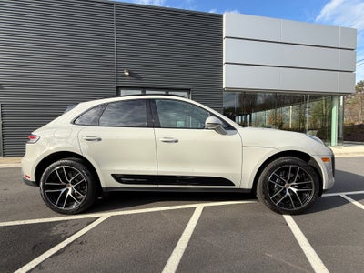 2025 Porsche Macan Base