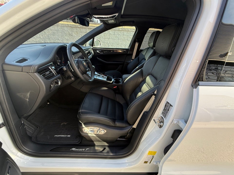 2025 Porsche Macan T