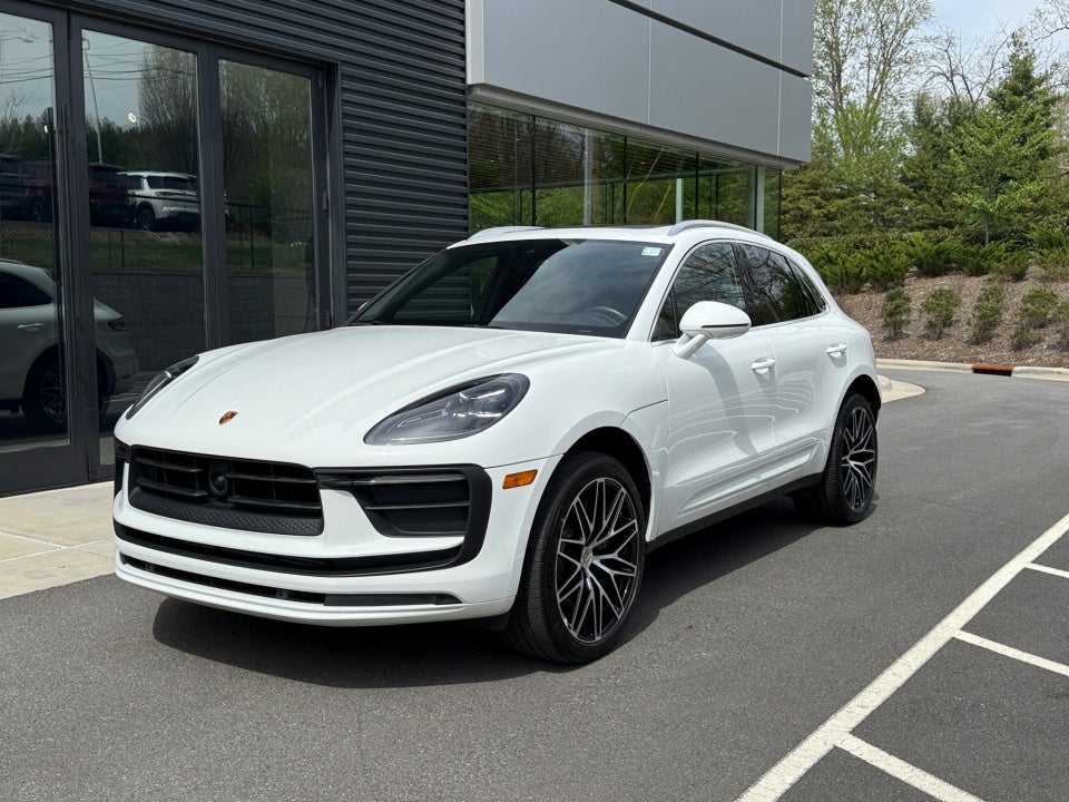 2023 Porsche Macan Base