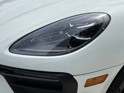 2023 Porsche Macan Base