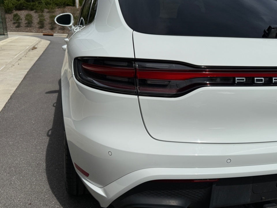 2023 Porsche Macan Base