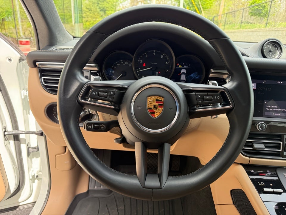 2023 Porsche Macan Base