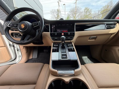 2023 Porsche Macan Base