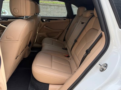 2023 Porsche Macan Base