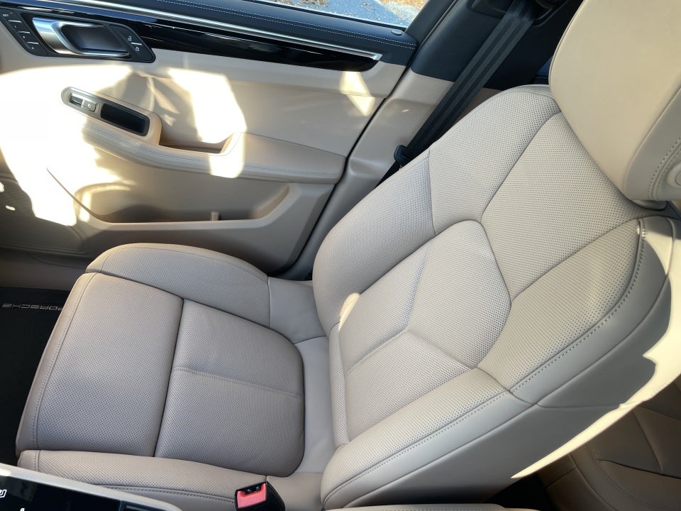 2023 Porsche Macan Base