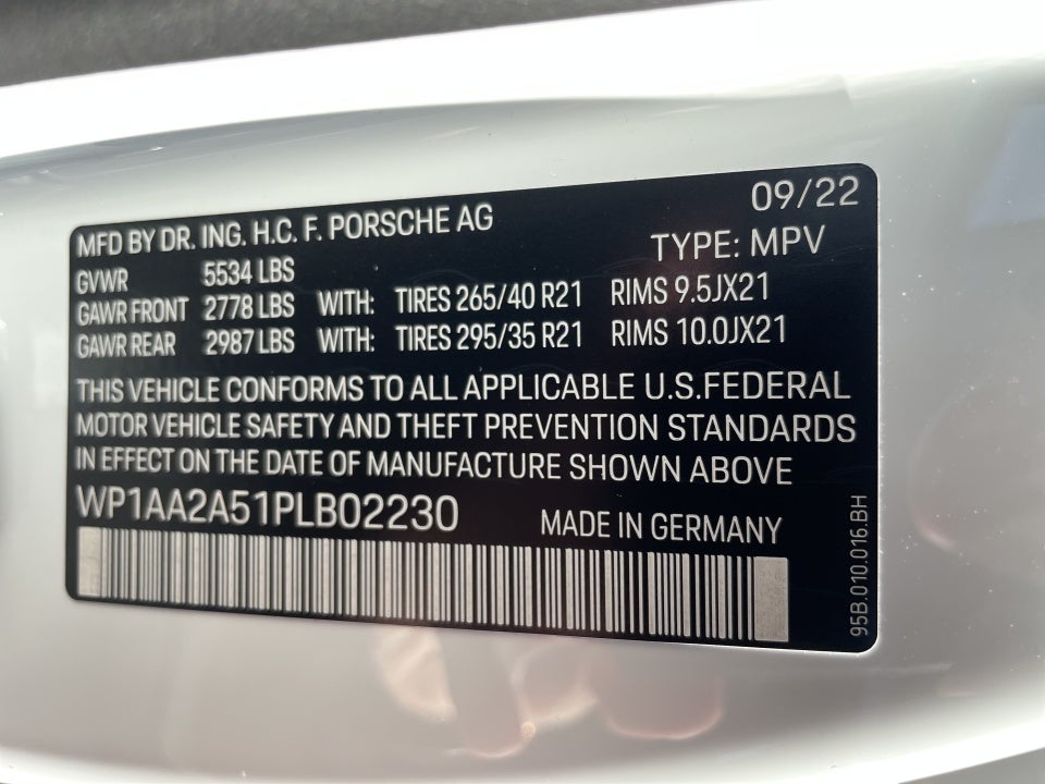 2023 Porsche Macan Base