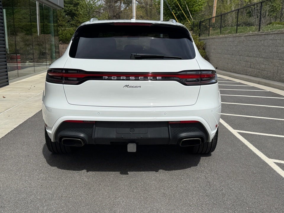 2023 Porsche Macan Base