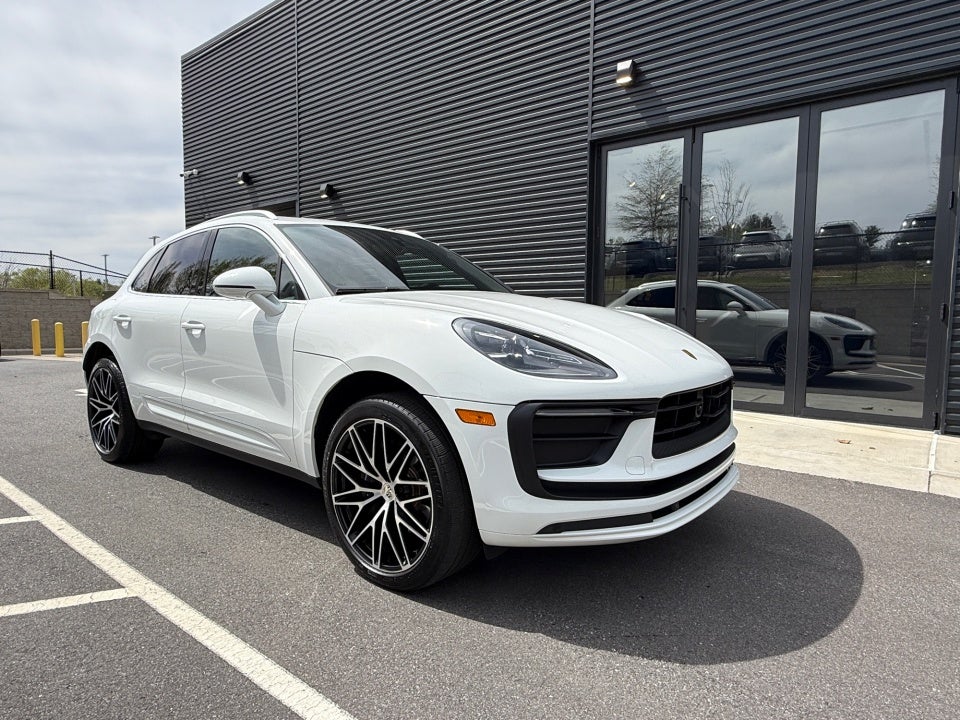 2023 Porsche Macan Base