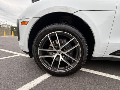 2025 Porsche Macan Base