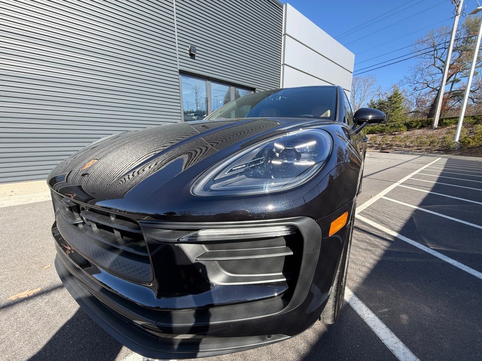 2025 Porsche Macan Base