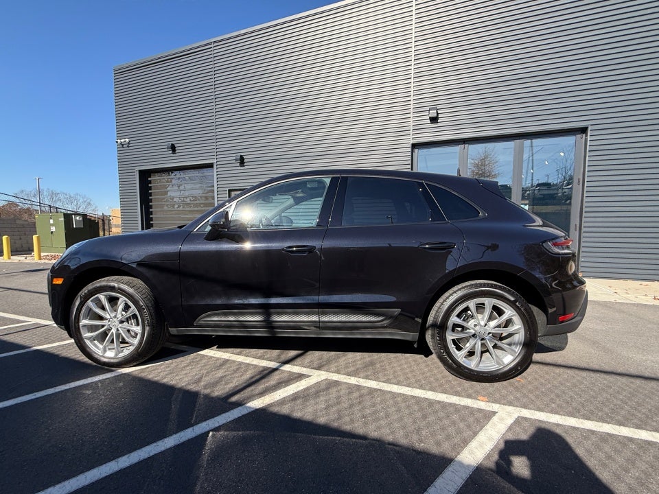 2025 Porsche Macan Base