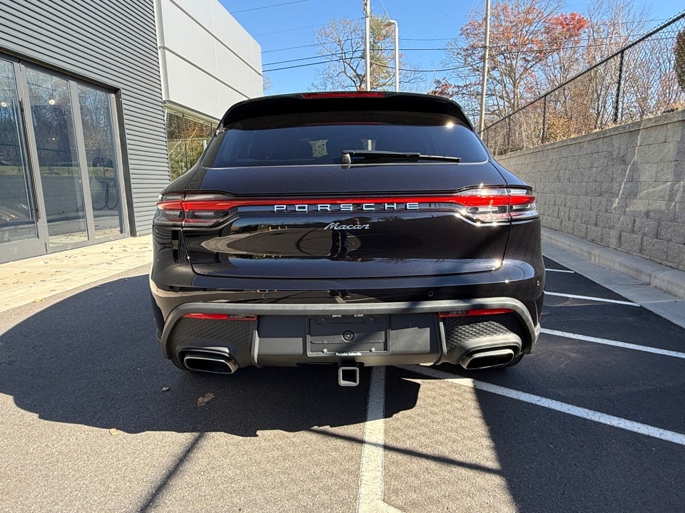 2025 Porsche Macan Base