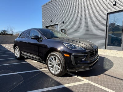2025 Porsche Macan Base