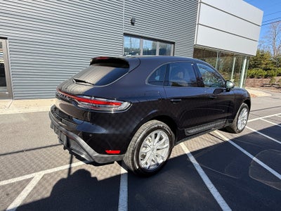 2025 Porsche Macan Base