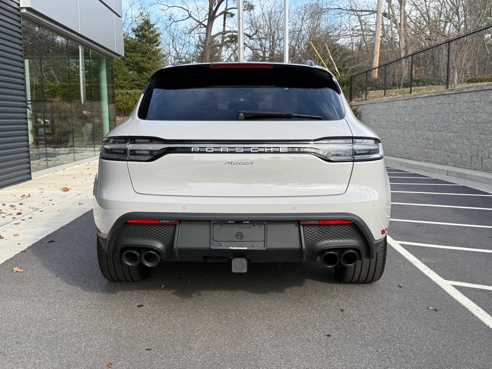 2025 Porsche Macan Base