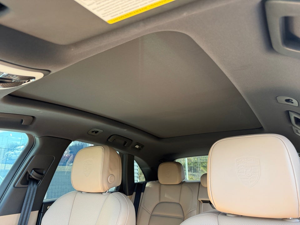 2025 Porsche Macan T