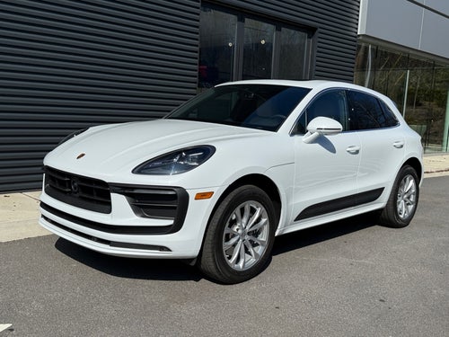 2025 Porsche Macan Base