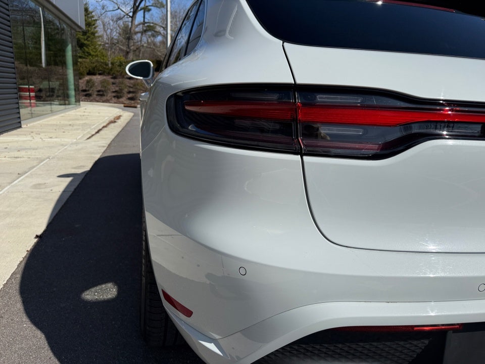2025 Porsche Macan Base