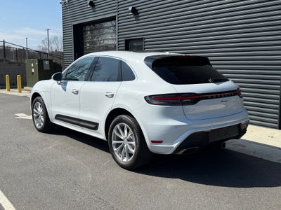 2025 Porsche Macan Base