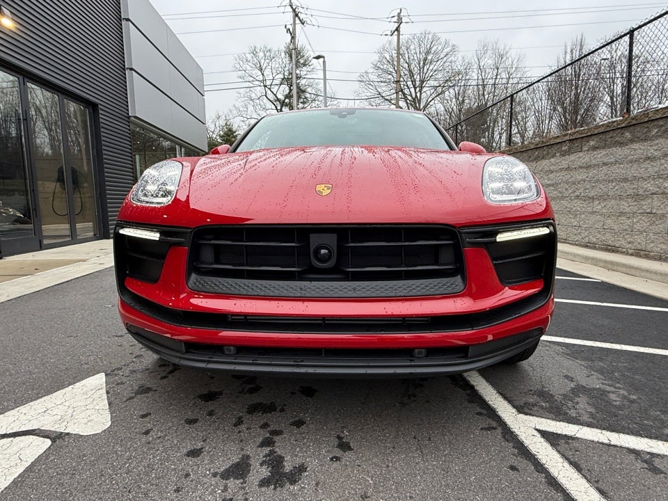 2025 Porsche Macan Base