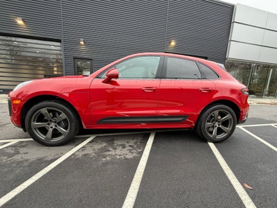 2025 Porsche Macan Base