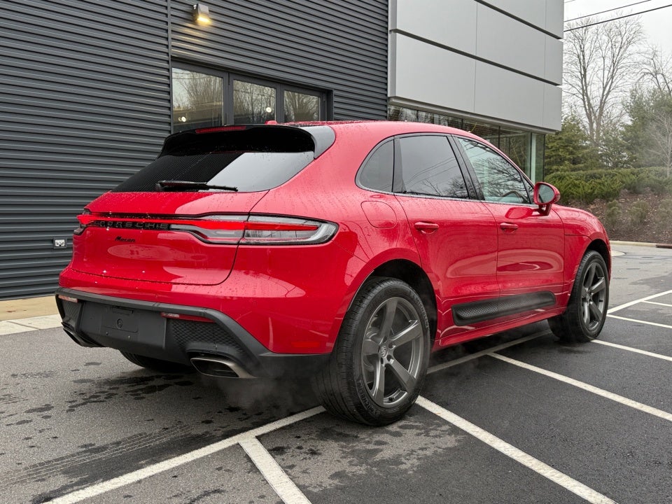 2025 Porsche Macan Base