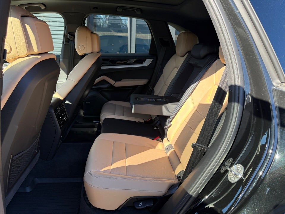 2025 Porsche Cayenne Base