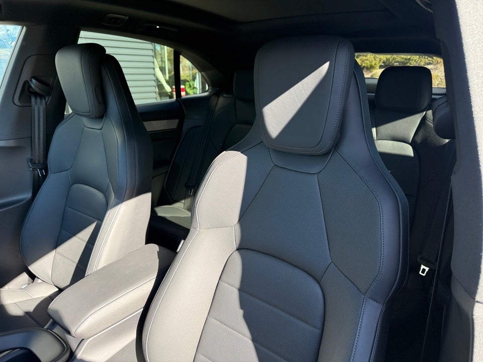 2024 Porsche Macan Electric 4