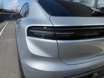 2025 Porsche Macan Electric Base