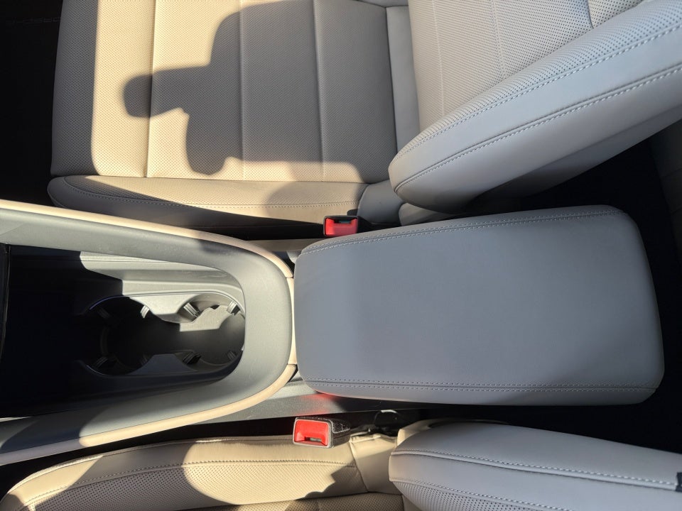 2025 Porsche Macan Electric Base