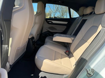 2025 Porsche Macan Electric Base