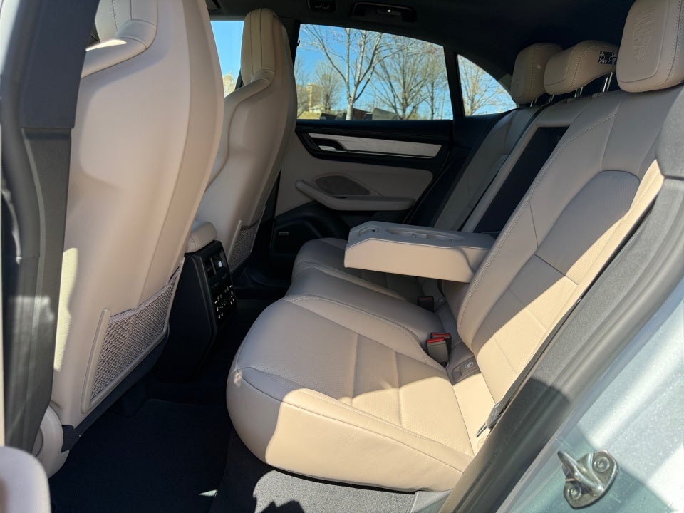 2025 Porsche Macan Electric Base