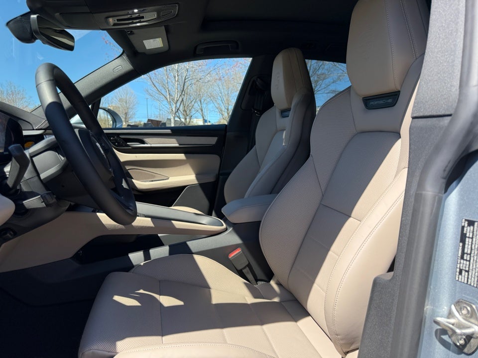 2025 Porsche Macan Electric Base