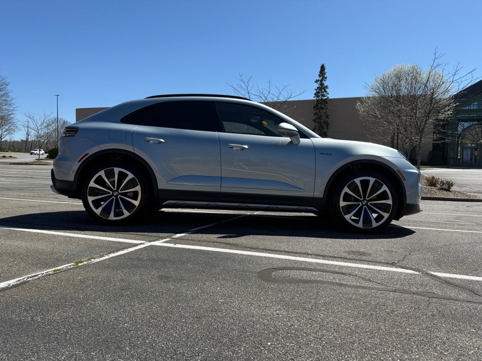 2025 Porsche Macan Electric Base
