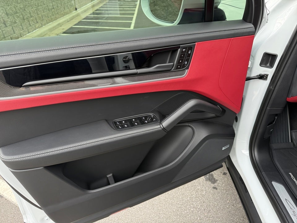 2025 Porsche Cayenne S