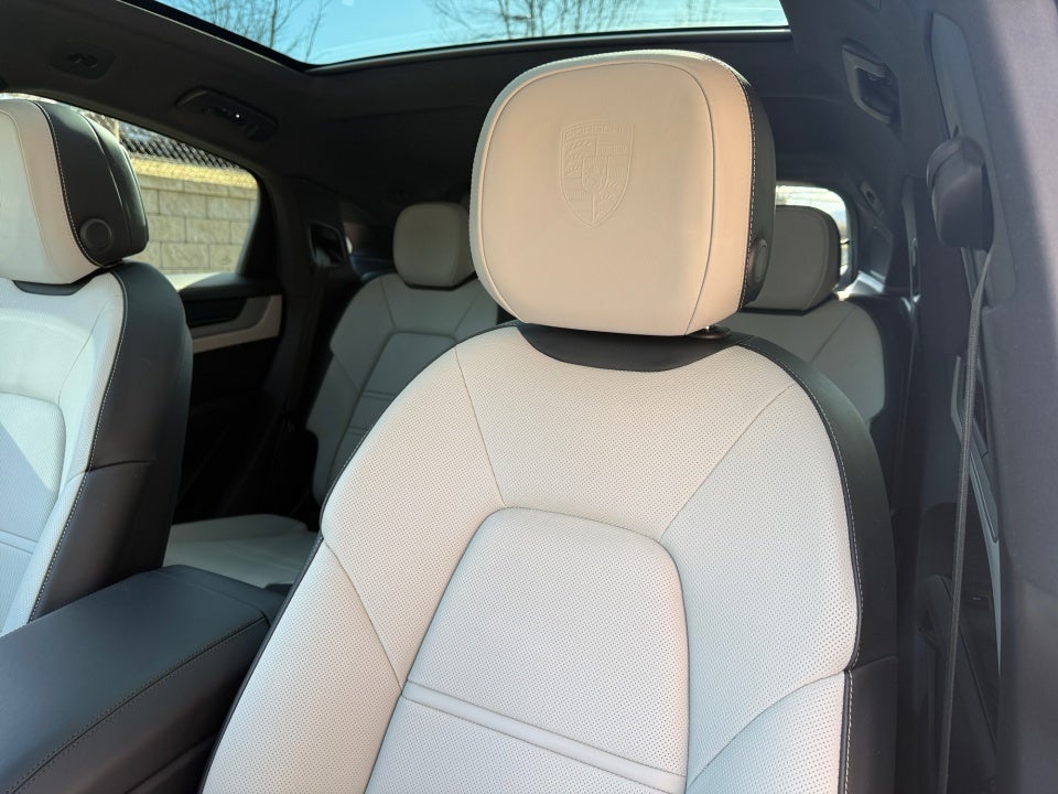 2025 Porsche Cayenne Coupe Base