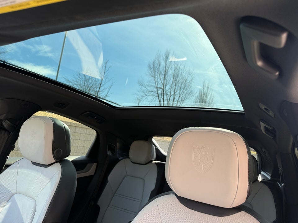 2025 Porsche Cayenne Coupe Base