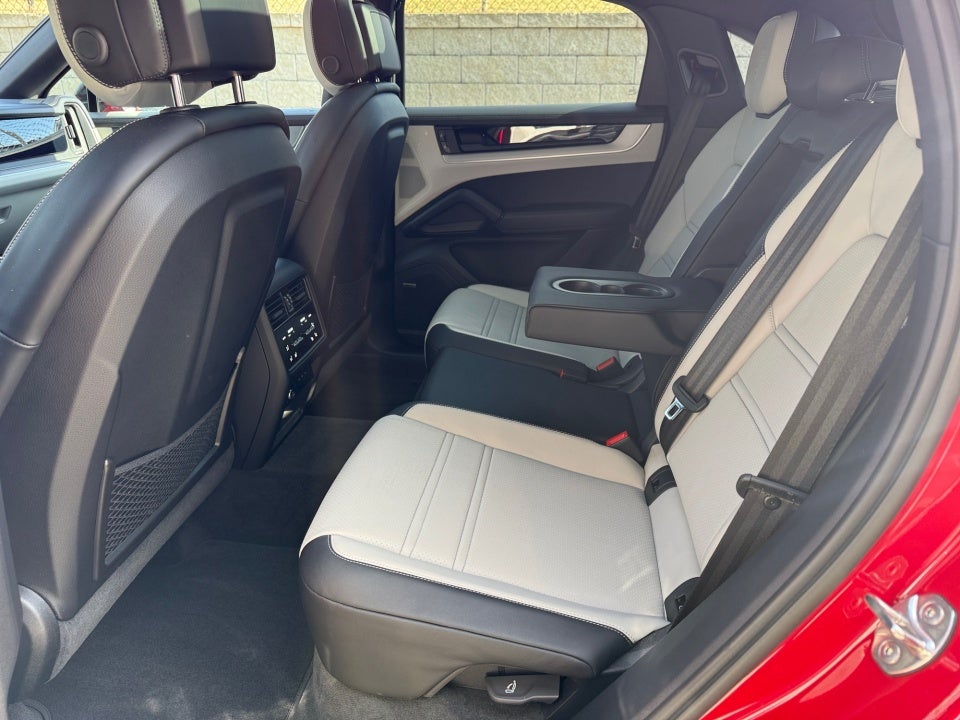 2025 Porsche Cayenne Coupe Base