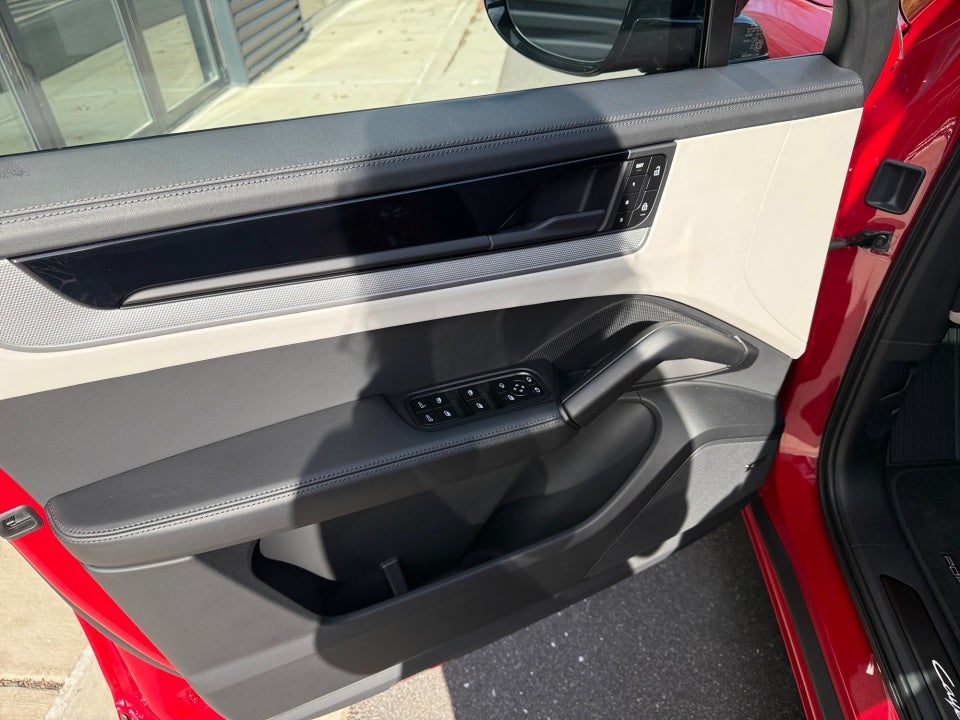 2025 Porsche Cayenne Coupe Base