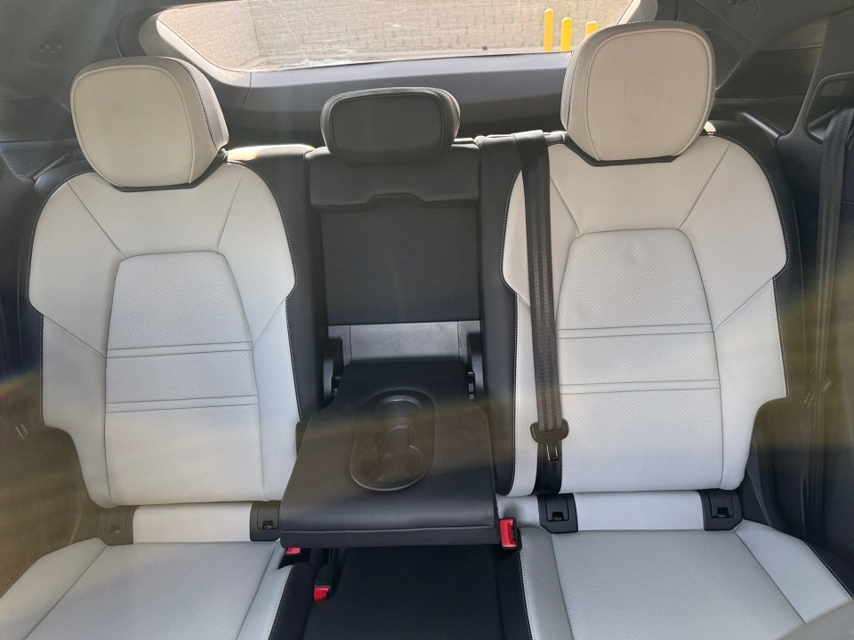 2025 Porsche Cayenne Coupe Base