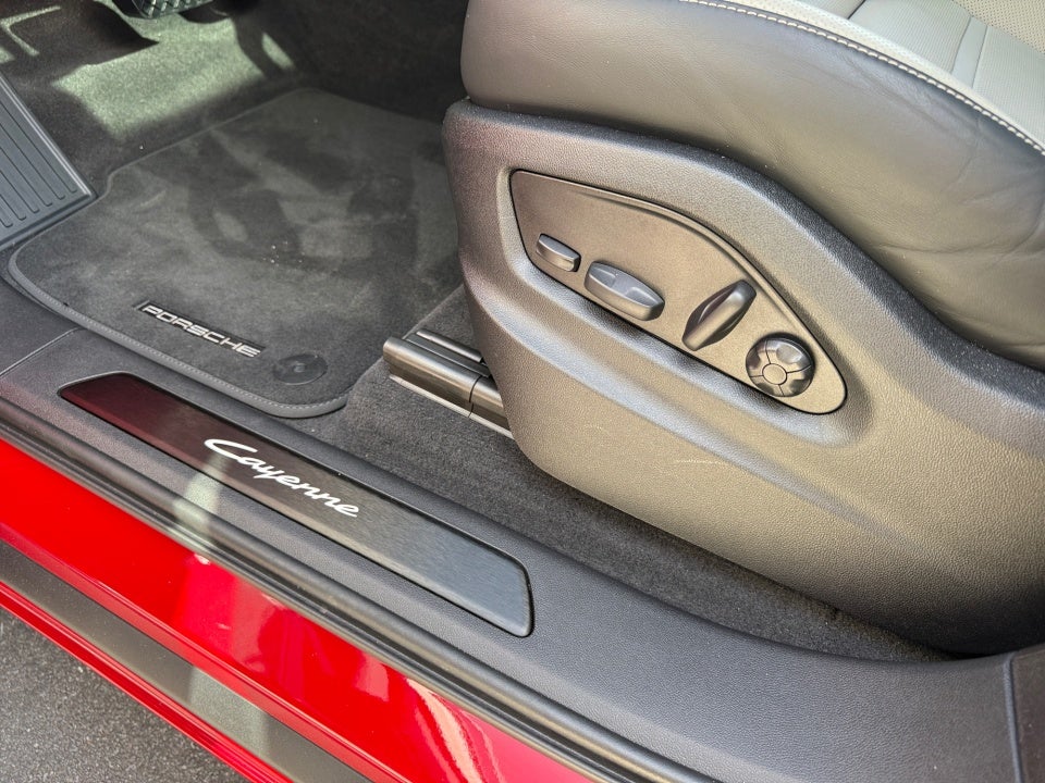 2025 Porsche Cayenne Coupe Base