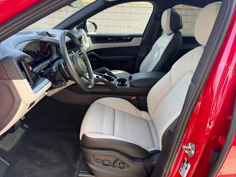 2025 Porsche Cayenne Coupe Base