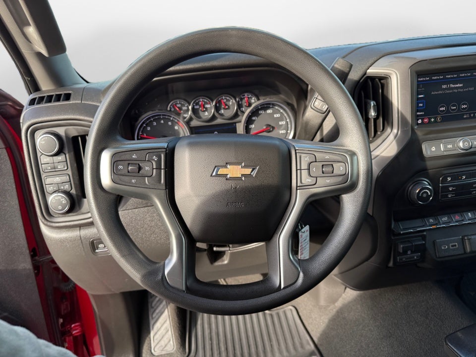 2021 Chevrolet Silverado 1500 4WD Crew Cab Short Bed Custom