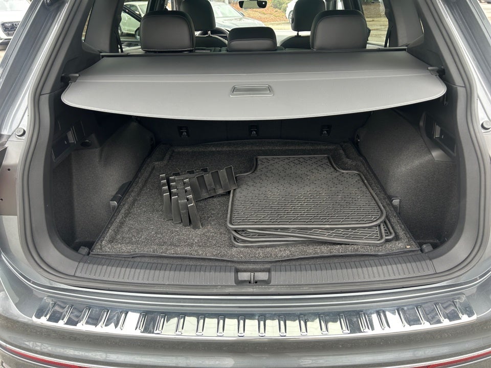 2024 Volkswagen Tiguan 2.0T SEL R-Line