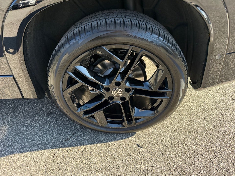 2025 Volkswagen Tiguan 2.0T SE R-Line Black