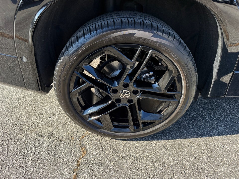 2025 Volkswagen Tiguan 2.0T SE R-Line Black