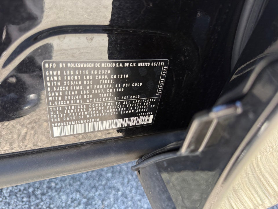 2025 Volkswagen Tiguan 2.0T SE R-Line Black